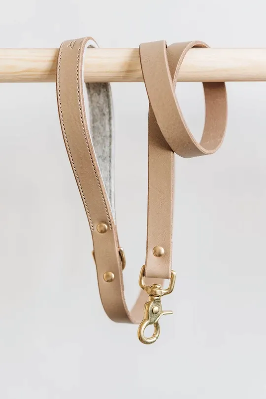 Hitch, Short Leather Dog Leash